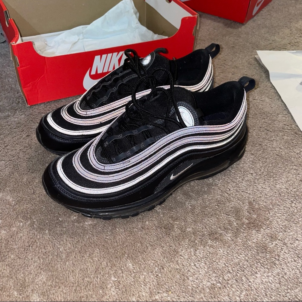 Men’s 10.5 Nike Air Max 97 sneakers